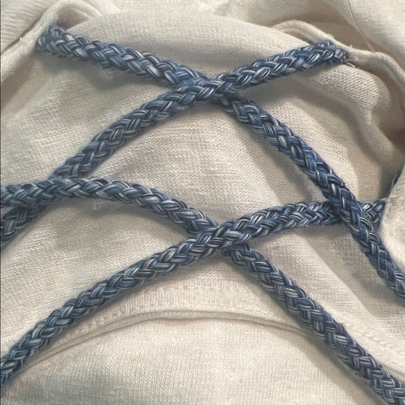 Gap Women's White Sleeveless Top with Blue Accents - Picture 6 of 8